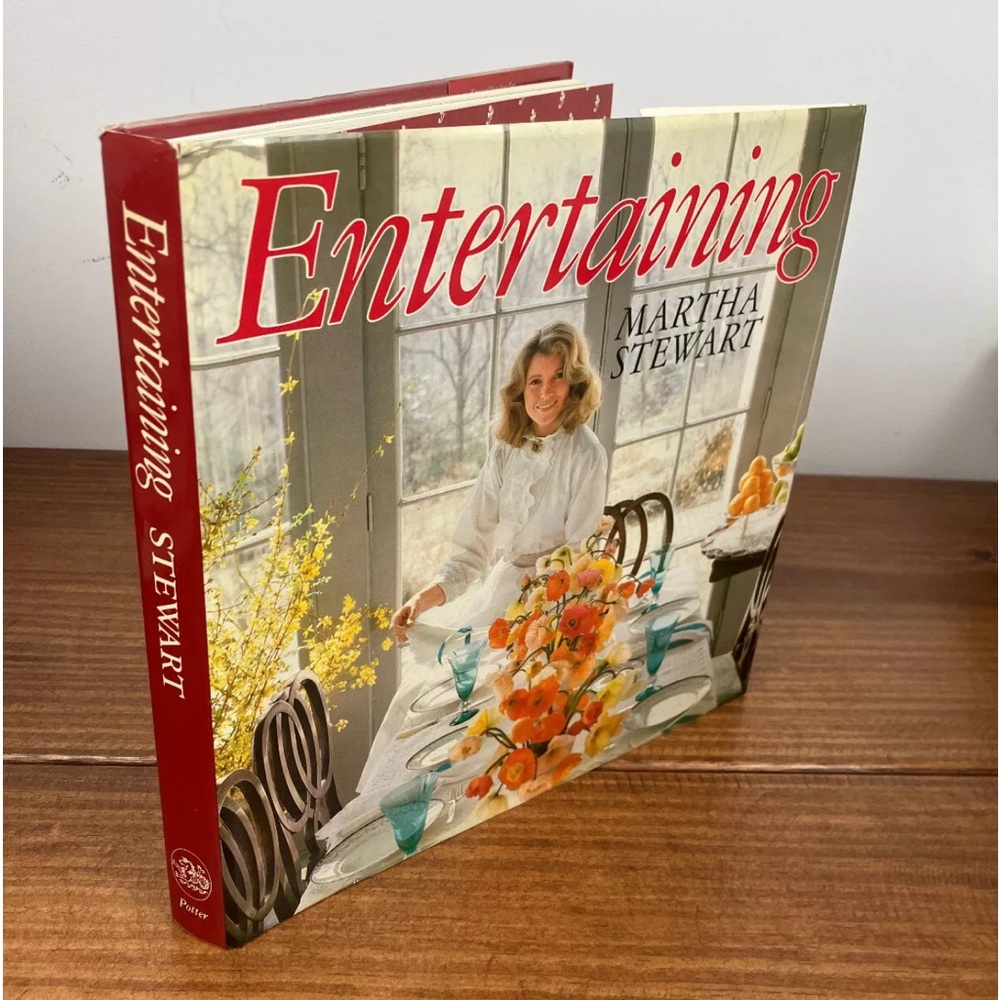 Entertaining by Martha Stewart (1982, Hardcover)
Cookbook